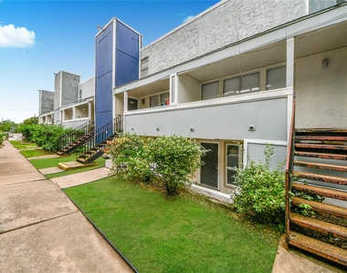 781 Country Place Drive - Photo Thumbnail 2