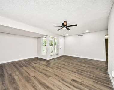 781 Country Place Drive - Photo Thumbnail 18