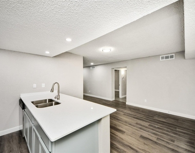 781 Country Place Drive - Photo Thumbnail 11