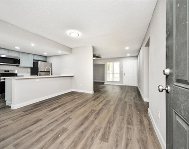 781 Country Place Drive - Photo Thumbnail 6