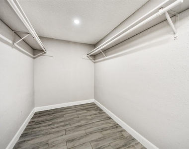 781 Country Place Drive - Photo Thumbnail 21