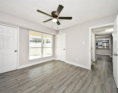 781 Country Place Drive - Photo Thumbnail 4