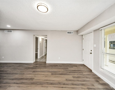781 Country Place Drive - Photo Thumbnail 14