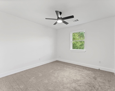 8205 Carver Road - Photo Thumbnail 15
