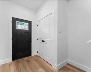 8205 Carver Road - Photo Thumbnail 2