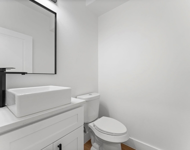 8205 Carver Road - Photo Thumbnail 10