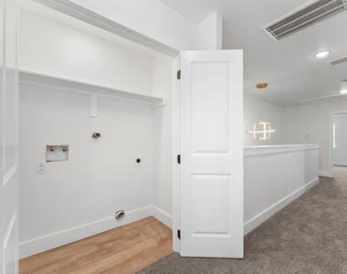 8205 Carver Road - Photo Thumbnail 21