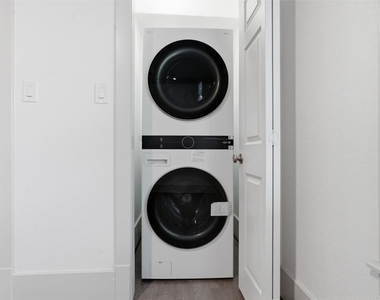 514 Vincent Street - Photo Thumbnail 10