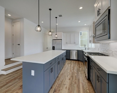 1537 W 24th Street - Photo Thumbnail 6