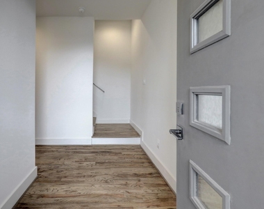 1537 W 24th Street - Photo Thumbnail 2