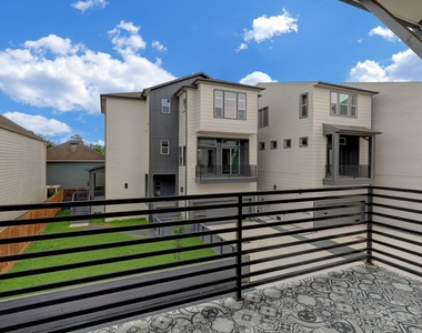 1537 W 24th Street - Photo Thumbnail 10