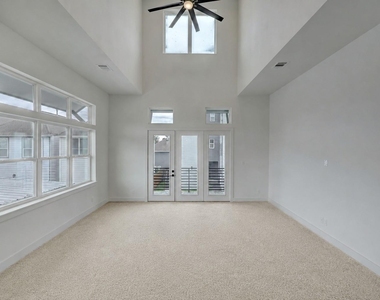 1537 W 24th Street - Photo Thumbnail 4