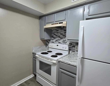 1329 Windsor Street - Photo Thumbnail 2