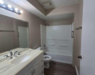 1329 Windsor Street - Photo Thumbnail 3