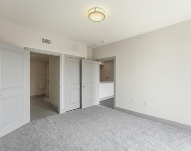 6955 Turtlewood Drive - Photo Thumbnail 2
