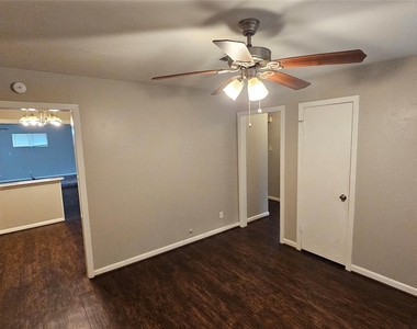 7325 Boggess - Photo Thumbnail 3
