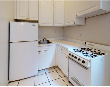 East 90th Street - Photo Thumbnail 1