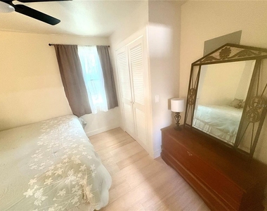 3022 Beach Boulevard S - Photo Thumbnail 12