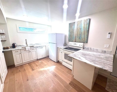 3022 Beach Boulevard S - Photo Thumbnail 2