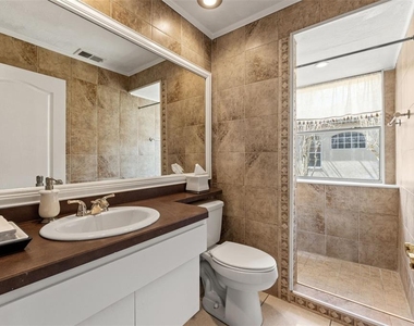 14122 Newcastle Avenue - Photo Thumbnail 38