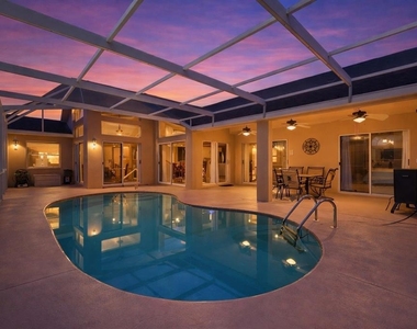 14122 Newcastle Avenue - Photo Thumbnail 4