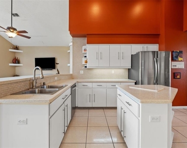 14122 Newcastle Avenue - Photo Thumbnail 20