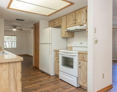919 E Michigan Avenue - Photo Thumbnail 6