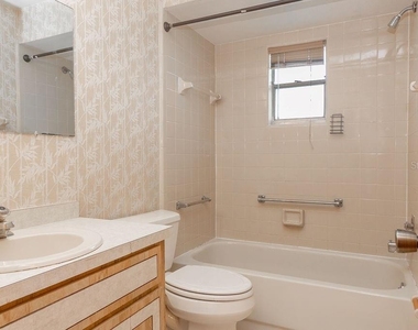 919 E Michigan Avenue - Photo Thumbnail 13