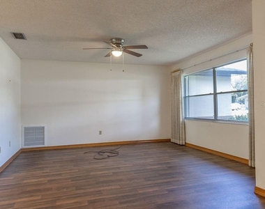 919 E Michigan Avenue - Photo Thumbnail 4