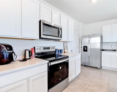 33327 Darley Dale Trail - Photo Thumbnail 18