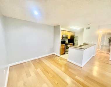 4211 Chatham Oak Court - Photo Thumbnail 2