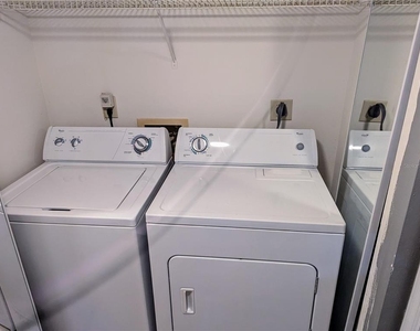 4211 Chatham Oak Court - Photo Thumbnail 13