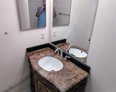 4211 Chatham Oak Court - Photo Thumbnail 7