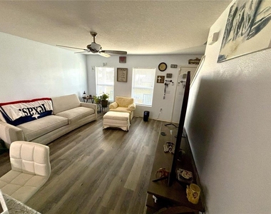 204 Gladiola Court - Photo Thumbnail 3