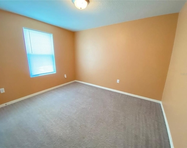 204 Gladiola Court - Photo Thumbnail 13