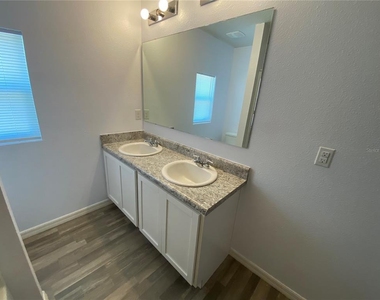 204 Gladiola Court - Photo Thumbnail 11