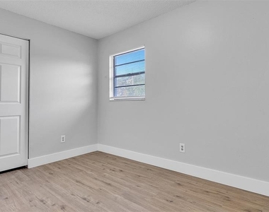 2551 26th Avenue S - Photo Thumbnail 15