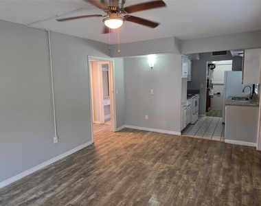 2939 Los Altos Drive - Photo Thumbnail 5