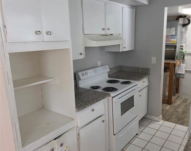 2939 Los Altos Drive - Photo Thumbnail 8