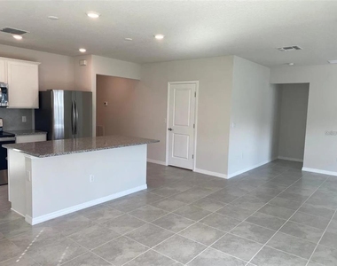 9643 Summers Cay Circle - Photo Thumbnail 13