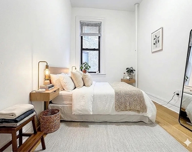 326 East 58th Street - Photo Thumbnail 3