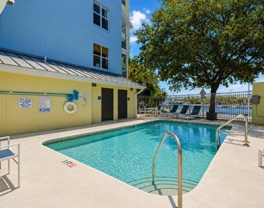 1501 Doyle Carlton Drive - Photo Thumbnail 3