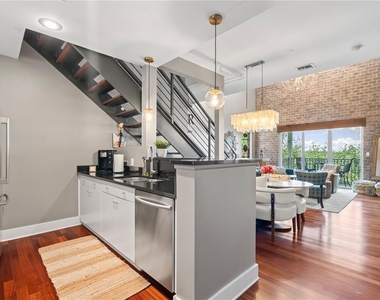 1501 Doyle Carlton Drive - Photo Thumbnail 8