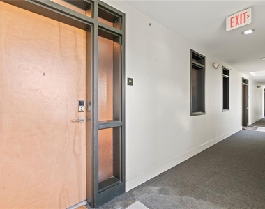 1501 Doyle Carlton Drive - Photo Thumbnail 4
