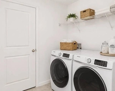 3417 Yarian Drive - Photo Thumbnail 16