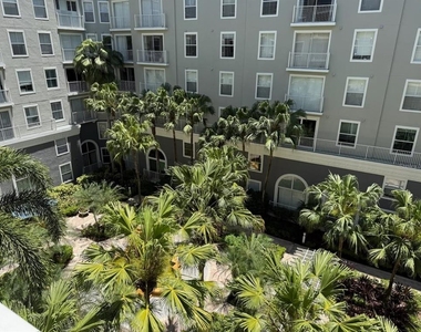 700 S Harbour Island Boulevard - Photo Thumbnail 1