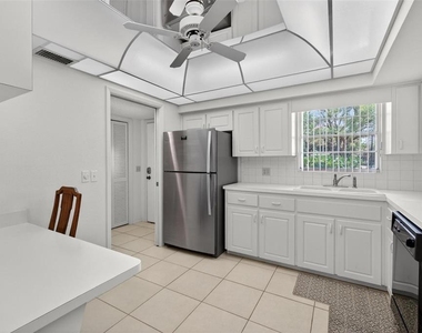 2440 World Parkway Boulevard - Photo Thumbnail 7