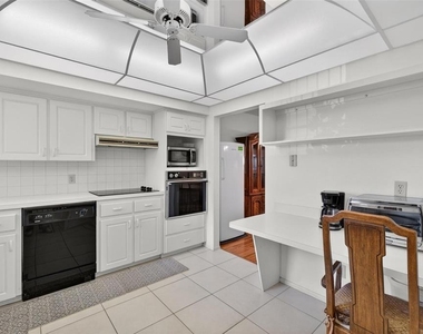 2440 World Parkway Boulevard - Photo Thumbnail 9