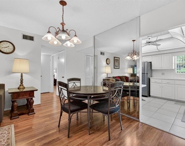 2440 World Parkway Boulevard - Photo Thumbnail 3