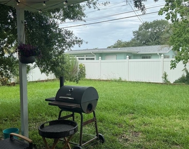 9652 Commodore Drive - Photo Thumbnail 13